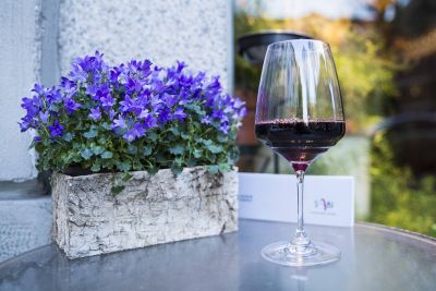 Pinotage and flowers